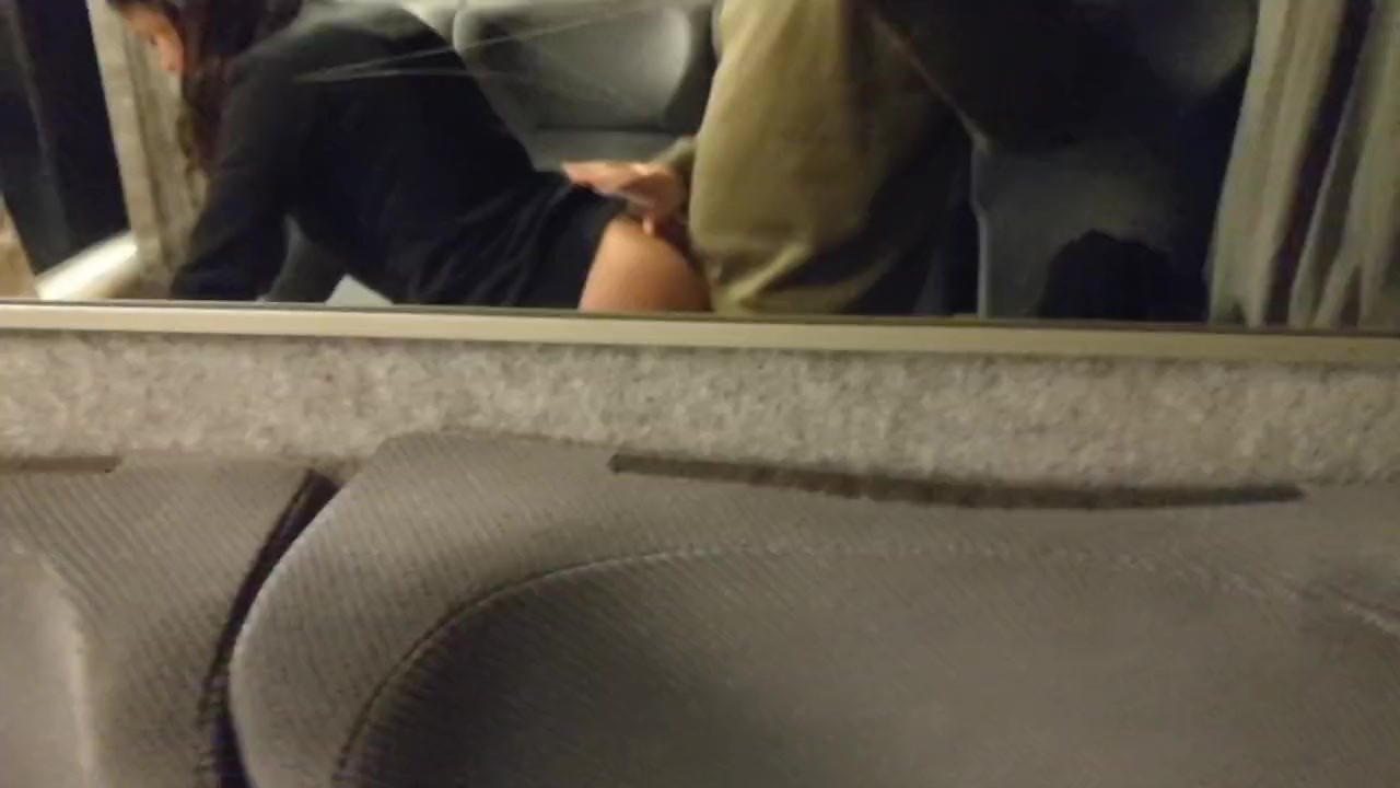 Amamteur Porn 100% amateur: jeune ado se fait baiser dans le train par un inconnu-solveig